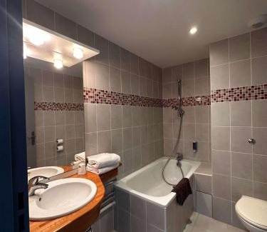 La Ferte-sous-Jouarre Hotel | Brit Hotel La Ferté sous Jouarre