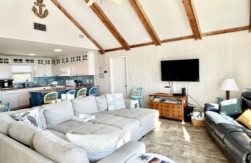 Surf Side Shores House | BRITTAIN'S BEACON - TREMENDOUS VIEWS - SLEEPS 18 - DOG FRIENDLY