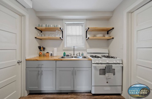 Lake Geneva Apartment | Broad St Earth Suite |Amazing Location in the Heart of Town |Parking Available |King & Queen Bedroom