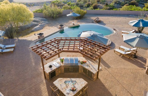 Pinnacle Peak House | Bronco by AvantStay Incredible Views w/ Pool, Hot Tub, Outdoor Kitchen, Game Room & Movie Room!