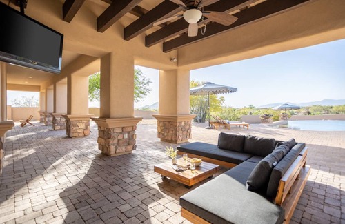 Pinnacle Peak House | Bronco by AvantStay Incredible Views w/ Pool, Hot Tub, Outdoor Kitchen, Game Room & Movie Room!