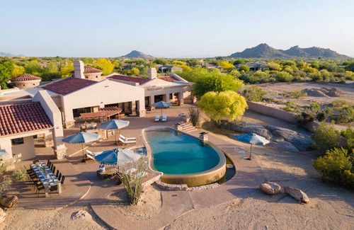 Pinnacle Peak House | Bronco by AvantStay Incredible Views w/ Pool, Hot Tub, Outdoor Kitchen, Game Room & Movie Room!