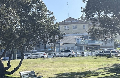 Bronte Apartment | Bronte Beach with views, footsteps to the beach!