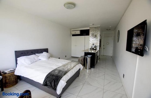 Summerstrand Apartment | Brookes Hill Private Suite