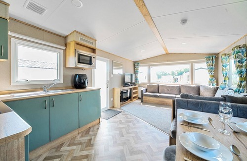 Great Houghton Cottage | BROOKSIDE BLISS - BILLING AQUADROME in Billing Aquadrome Holiday Park