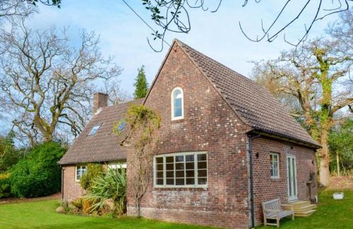 New Forest District House | Brookside Cottage