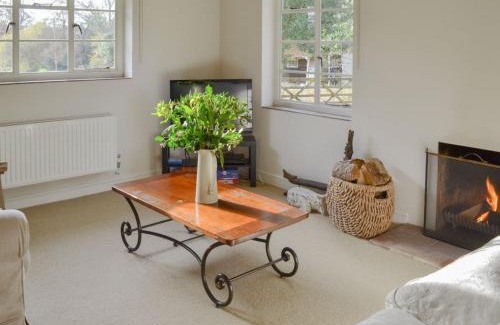 New Forest District House | Brookside Cottage