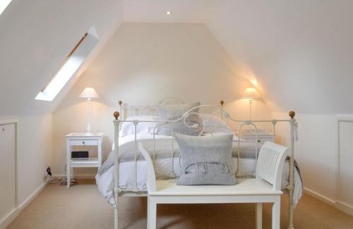 New Forest District House | Brookside Cottage