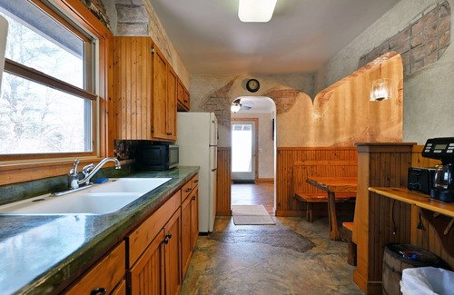 Grand View Cottage | Brookside Cottage