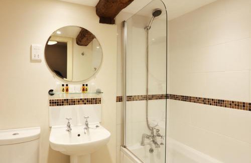 Alcester Hotel | Broom Hall Inn