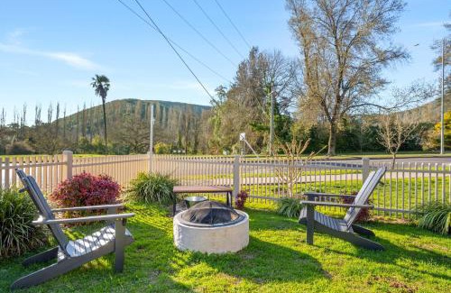 Bright House | Brothers of Bright