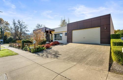 Bright House | Brothers of Bright