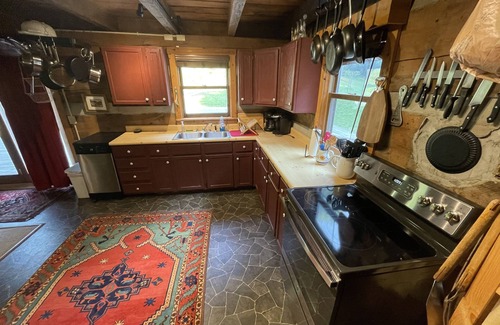 Helmsburg Cabin | Brown County Cabin on 16 Acres - Very Close to IU!