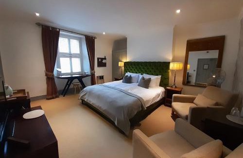 Dartmouth Hotel | Browns Hotel