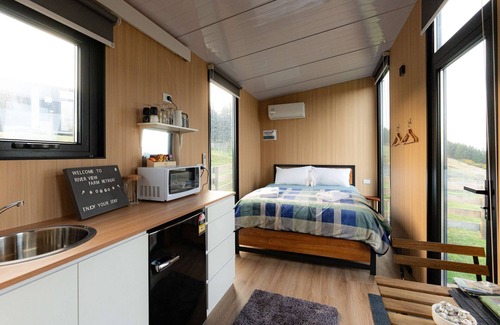 Surat Bay House | Bruce Farm Alpaca Cabin 3 by Tiny Away