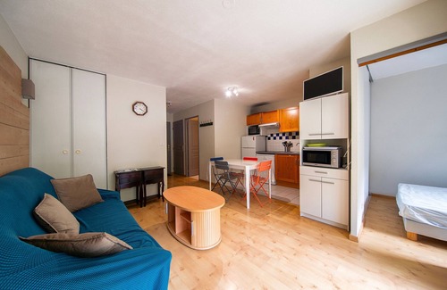 Bagneres-de-Luchon Apartment | Bruneau & Sommet - Avec piscine partagée