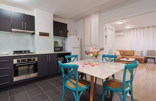 Brunswick Apartment | Brunswick 1BR: City & Comfort w/Free Parking