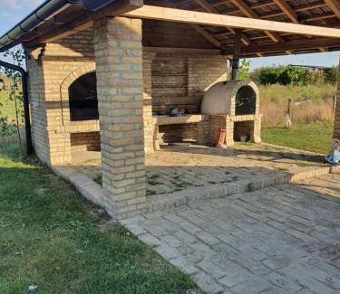 Petrovaradin Ski Chalet | Brvnara Lenka