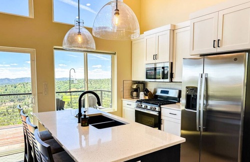 Long Valley Junction Cabin | Bryce View Cabin - New Cabin with Amazing Views!