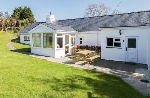 Caernarfon House | Bryn Eithin - Cottage