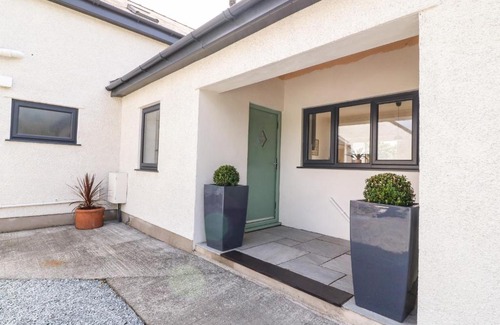 Holyhead House | Bryn Meilw