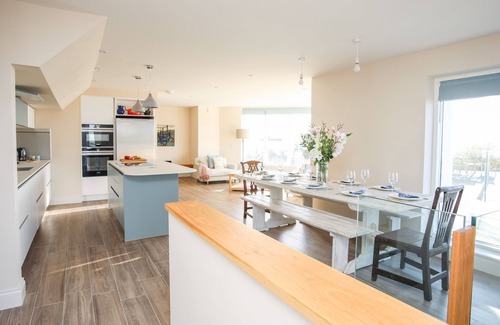 Trearddur Bay Cottage | Bryniau