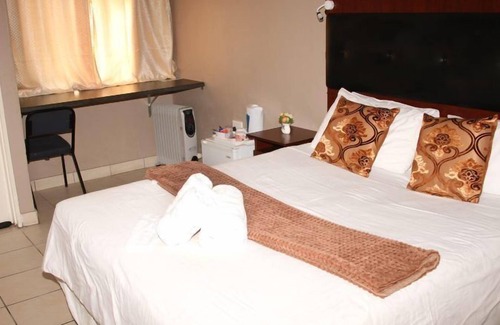Germiston Hotel | Bubble Ball Guest House
