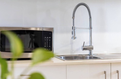 Merewether Apartment | Buchanan Hideout Cosy Bungalow by Merewether Beach