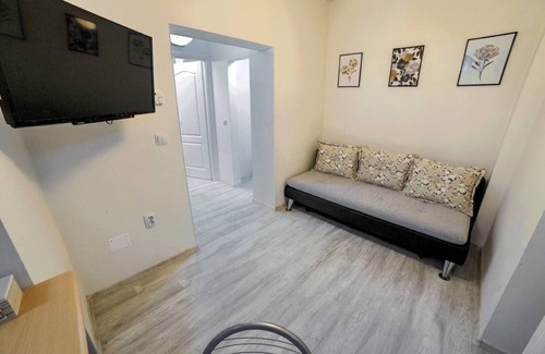 Bucharest City-Centre Apartment | Bucharest Wander - Victoria One Bedroom Apartment with Balcony