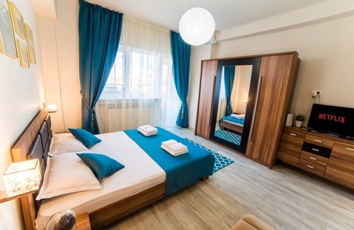Bucharest City-Centre Apartment | Bucharest Wander - Victoria Studio with Balcony