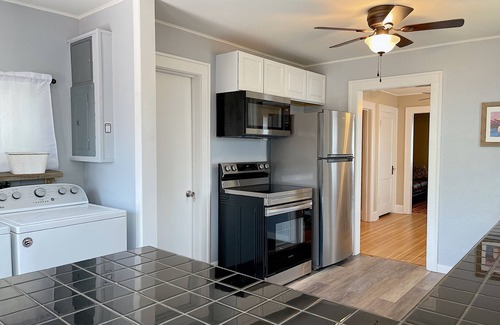 Cody House | Buckaroo- families and pets welcome!