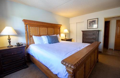 Peak 9 Apartment | Budget Condo at Beaver Run Resort - All Amenities - Ski In Ski Out