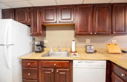 Peak 9 Apartment | Budget Condo at Beaver Run Resort - All Amenities - Ski In Ski Out