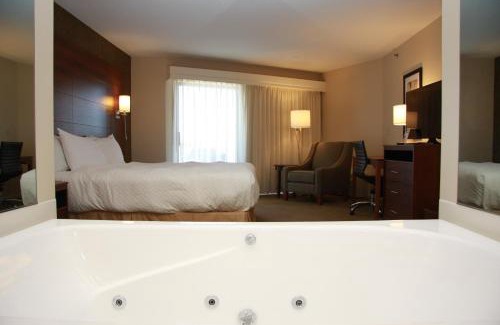 St Ignace Hotel | Budget Host Inn & Suites