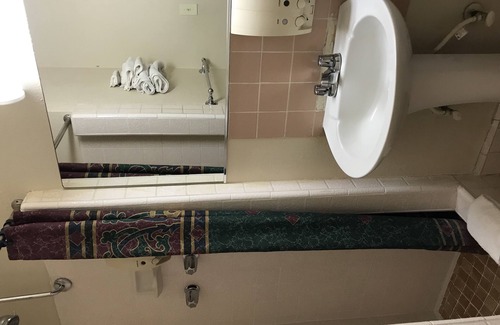 Parker Hotel | Budget Inn