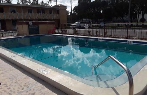 Mount Dora Hotel | Budget Lodge Mount Dora