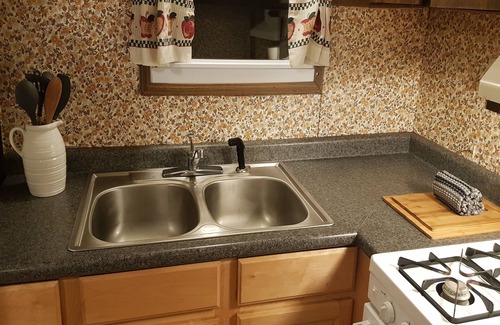 Wilmington Cabin | Budget Rustic Family Cabin