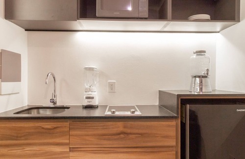 Centro Condo | Budget Studio just minutes from the beach. Perfect for couples!