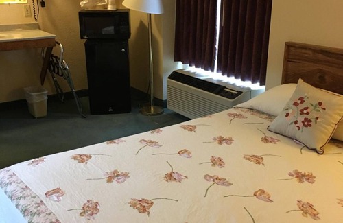 Chugwater Hotel | Buffalo Lodge and Grill