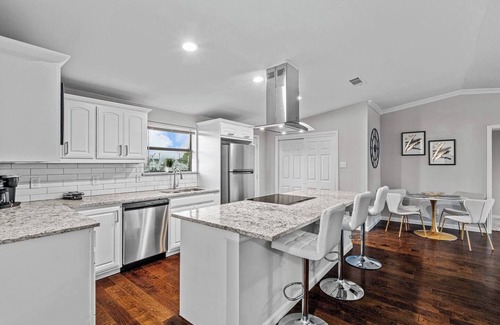 Wylie House | Built for Crews | 1-Story · XL Yard ·Ample Parking