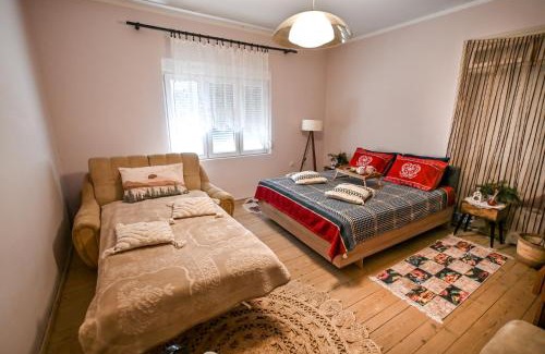 Mladenovac House | Bukovički mir
