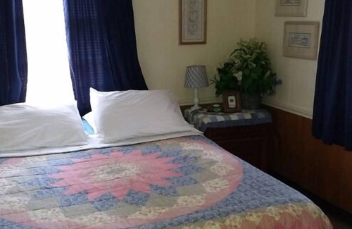 Jefferson Cabin | Bullfrog Marina RV Park and Cabins