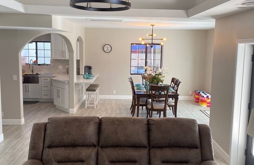 Bullhead City House | Bullhead oasis! Enjoy putt putt, view, pool & heated spa!