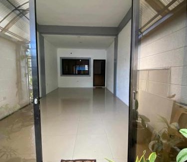 Fairview Apartment | Bulova apartment Entire house