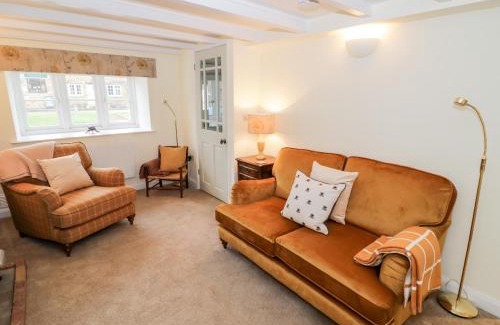 Sibford Gower House | Bumble Cottage