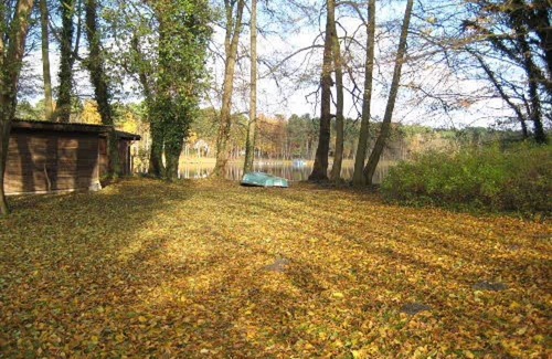 Oberhavel House | Bungalow 'Am Haussee' with Lake View, Private Terrace and Wi-Fi