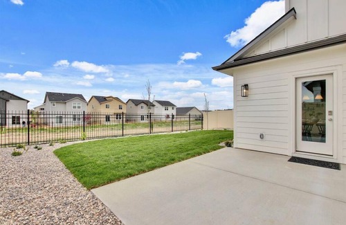 Meridian House | Bungalow at Meridian - 4 Bedroom Home - Park Setting