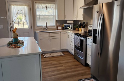 Frederica House | Bungalow by the Bay. Minutes to DE Turf Fields. 30 minutes to resort beaches.