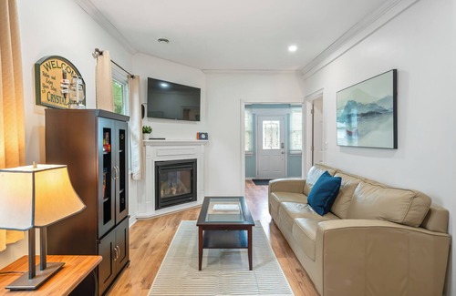 Crystal Beach House | Bungalow by the Beach