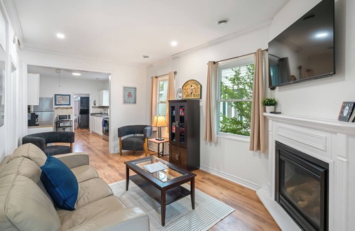 Crystal Beach House | Bungalow by the Beach